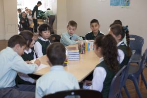 St Francis Xavier Catholic Primary School Ashbury - students sitting around the table
